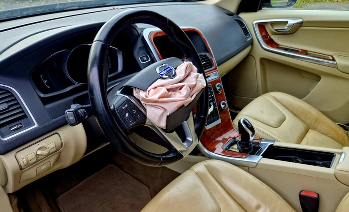 Volvo XC 60 cena 37500 przebieg: 173000, rok produkcji 2014 z Sosnowiec małe 92